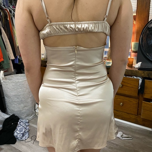 Silk cream lace dress - Picture 2 of 2
